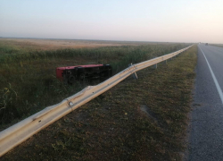 В Ростовской области водитель Mercedes Benz заснул за рулем и погиб в ДТП