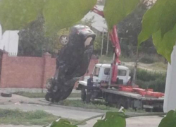 Перевернувшийся на крышу автомобиль погубил своего 27-летнего водителя в Ростовской области