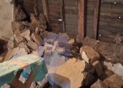 В Батайске из-за подтопления обрушилась стена жилого дома 