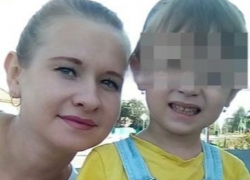 27-летняя женщина захлебнулась рвотой на глазах своей трехлетней дочери под Ростовом