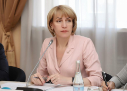 Глава Таганрога приняла приглашение жителей на чай с вонючей водой