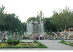 Ростовский парк Революции вошел в 20-ку лучших мест для  отдыха в России