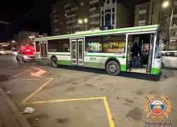 В Ростове 15-летняя девочка угодила в больницу после падения в салоне автобуса на Ворошиловском