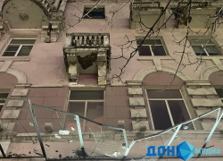 В Ростове на Большой Садовой обрушился балкон старинного здания