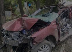 В Ростовской области погиб водитель автомобиля, влетевшего в дерево