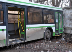 В Каменске-Шахтинском 11 человек пострадали из-за врезавшегося в стену автобуса