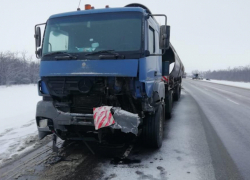 В Воронежской области грузовик разнес на куски иномарку, лишив жизни ростовчанина