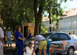Водитель Datsun сбил женщину на пересечении Соколова и Красноармейской в Ростове