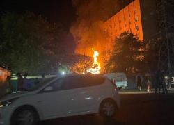 Сильный пожар произошел возле Днепровского рынка в Ростове 27 августа