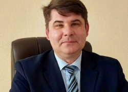 Экс-начальника управления образования Батайска оштрафовали после обрушения потолка в школе