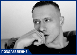 День Рождения отмечает актер театра Горького Роман Гайдамак