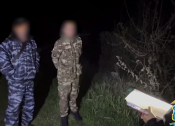 В Новошахтинске дайверы-браконьеры наловили сотни раков и попались полиции