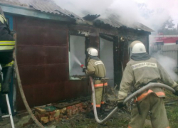 Смертельные ожоги получил мужчина при пожаре в летней кухне в Ростовской области