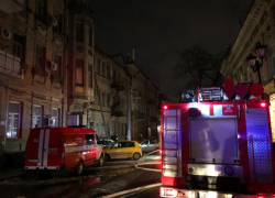 В Ростове на Шаумяна загорелся старинный дом