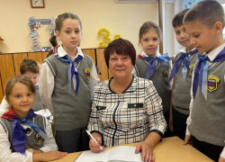 «Работать во дворцах знаний»: учительница из Ростова с 50-летним стажем – о работе с детьми и призвании