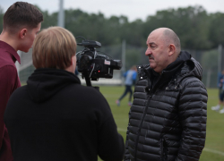 Главный тренер сборной России побывал на тренировке команды ФК «Ростов»