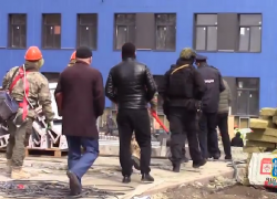 На стройке в Ростове выявили 16 нарушений миграционного законодательства 