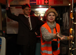 Незабываемое новогоднее приключение для ростовчан: спектакль в настоящем трамвае