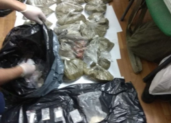 У полицейского в Ростове нашли 10 кг наркотиков