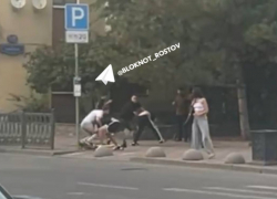 В Ростове разыскивают участников жесткой драки в центре города  