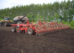 Из-за дождей донские аграрии срочно корректируют планы посевной 