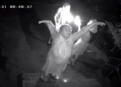 В Батайске цыгане прокляли жителей многоквартирного дома и попали на видео