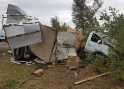 ВАЗ протаранил грузовик в Ростовской области