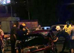 Грузовик КамАЗ «разбомбил» легковушку с автоледи на темном мосту в Ростове
