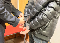 Грабитель проник в чужой дом с помощью отвертки и плоскогубцев и похитил, что приглянулось  