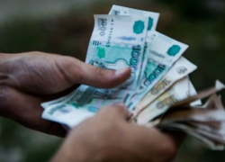 Суровые ростовские полицейские разогнали жителей волшебной «резиновой» квартиры
