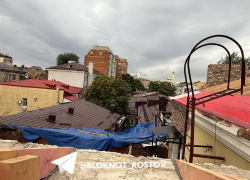 Ростовчане уже месяц ждут восстановление крыши и домов после атаки БПЛА