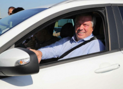 Василий Голубев прокатился по новой дороге в аэропорт Платов