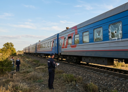 Школьник разбил стекло в поезде на станции Батайска