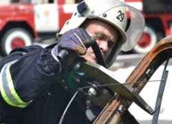Молодую женщину «вмяло» в иномарку после жуткого ДТП на трассе Ростовской области