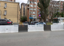 В Ростове-на-Дону ищут водителя, который спровоцировал аварию с автобусом и скрылся