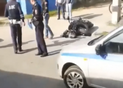 В Ростове мотоциклист попал в реанимацию после столкновения с такси