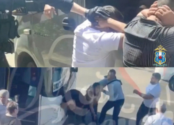 Избивших водителя батайского автобуса нашли в Новочеркасске – появились кадры задержания 