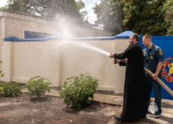 Священники будут помогать тушить пожары в Шахтах