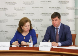 «Я бы хотел жить в городе, о котором вы рассказываете, но...»: депутаты гордумы Ростова оценили работу Алексея Логвиненко за 2020 год