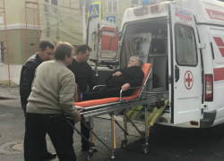 Поймавший "белку" алкоголик до крови избил старушек в центре Ростова