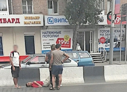 Перебегающего дорогу на красный свет безрассудного жителя Ростова сбила легковушка