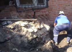 Два подростка пострадали при обрушении стены частного дома в Новочеркасске