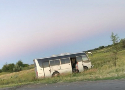 Мать двоих детей насмерть разбилась в страшном ДТП с автобусом на трассе Ростовской области