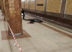 Убегая от полицейских раненый ростовчанин упал под колеса поезда в московском метро