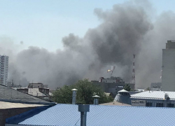 В центре Ростова полыхает гигантский пожар