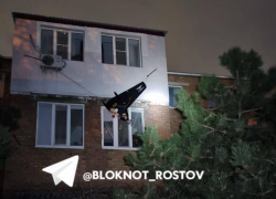 В Аксае на бельевой веревке жилого дома обнаружен БПЛА