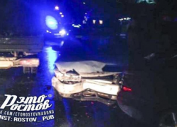 Легковушка протаранила патрульный автомобиль в Ростове