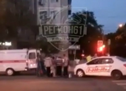 Двух женщин отправил в больницу торопливый таксист на пешеходном переходе в центре Ростова