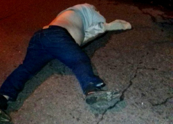 «Сильно пьяный» мужчина получил травмы под колесами легковушки в Ростовской области