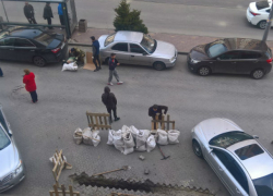«Рвануло так, что дом затрясся»: в центре Ростова во время работ мужчина задел силовой кабель 